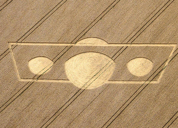 crop circle at Furze Knoll | August 06 2011