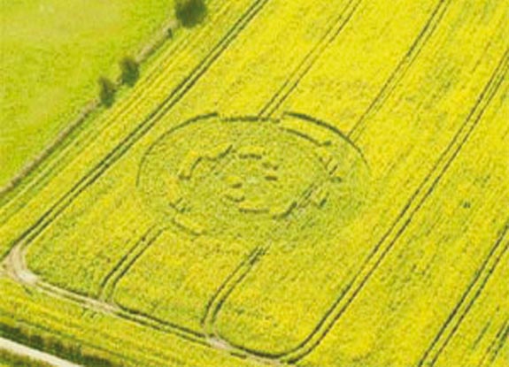 crop circle at Bournemouth |  April 17 2005