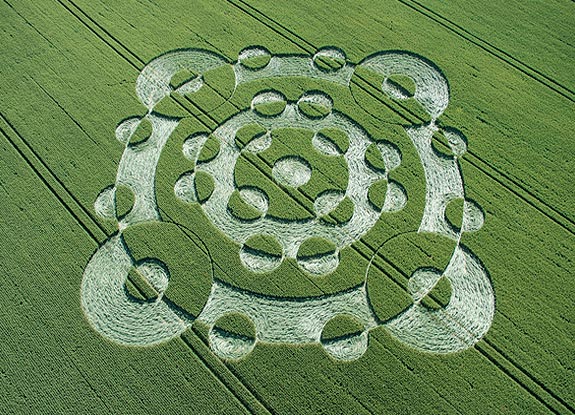 crop circle at Lockeridge |  June 22 2005