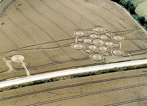 crop circle at Chalfont St Peter |  July 10 2005