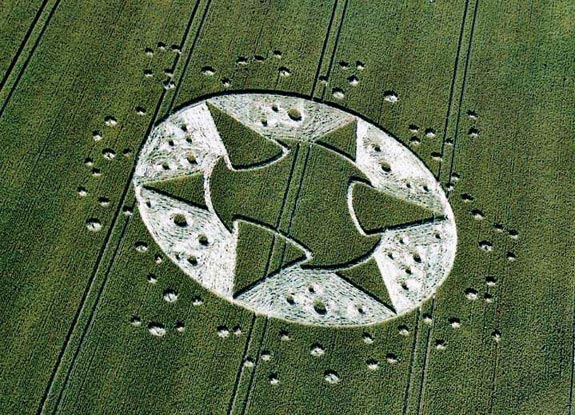 crop circle at Lane End Down |  July 10 2005