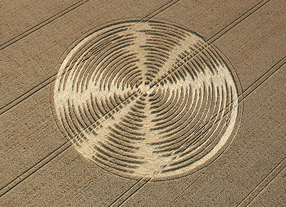 crop circle at Shelbourne |  August 07 2005