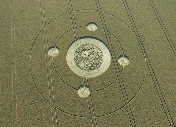 crop circle at Chirton |  August 09 2005