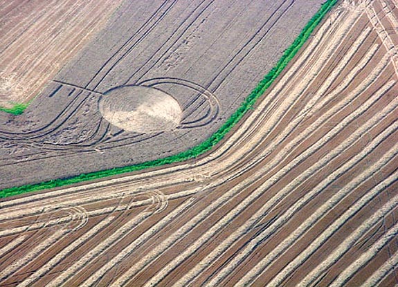 crop circle at Huntingburg | June 10 2006