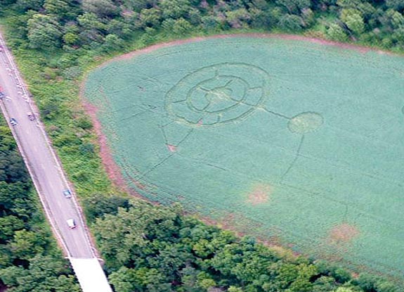 crop circle at Sandyville | June 10 2006