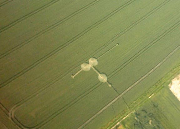 crop circle at Bretova | June 15 2006