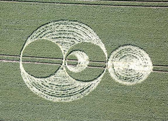 crop circle at Silbury Hill | June 21 2006