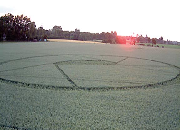 crop circle at Martham | June 29 2006