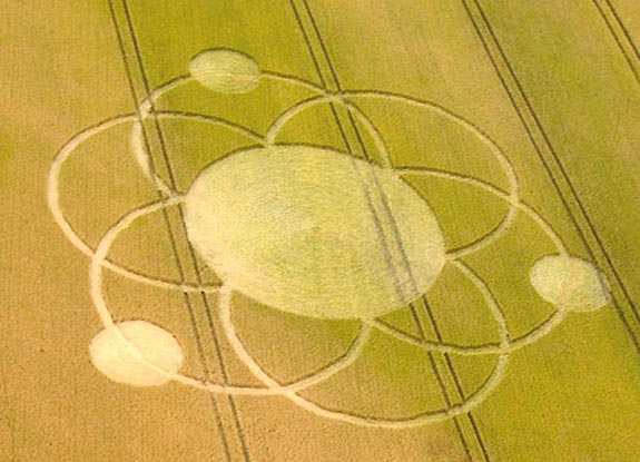 crop circle at Wouldham |  July 04 2006