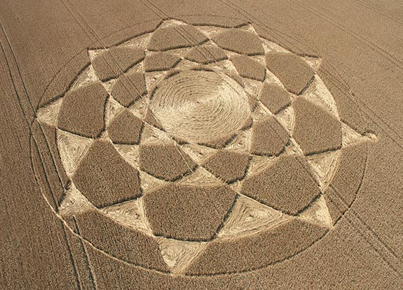 crop circle at Cheesefoot Head |  July 23 2006