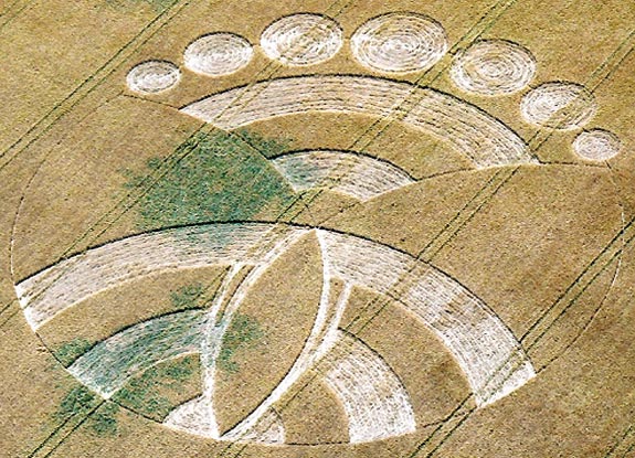 crop circle at Burbage | June 12 2007