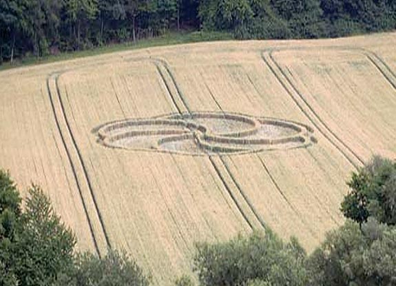 crop circle at Gertenbach | July 03 2007