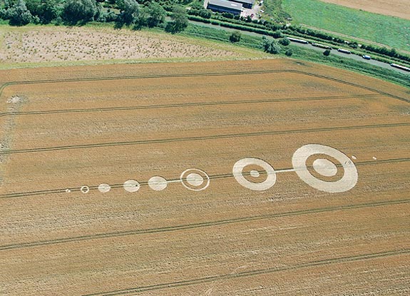 crop circle at All Cannings | July 17 2007