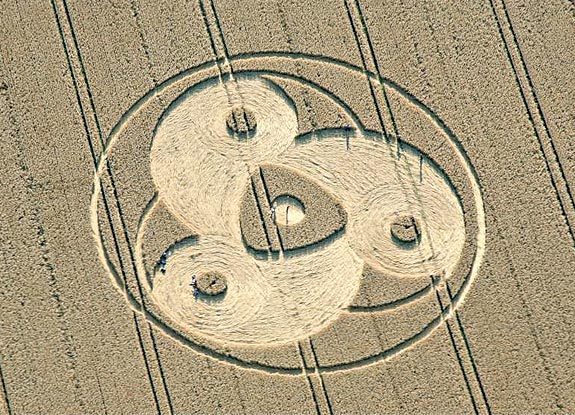 crop circle at Avebury | July 29 2007