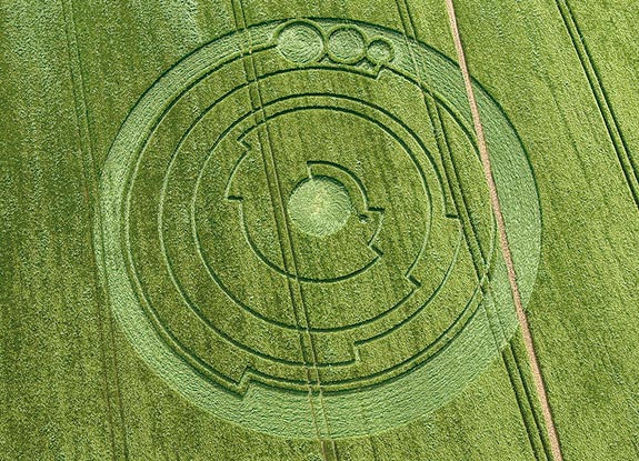 crop circle at Barbury Castle | June 01 2008