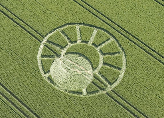 crop circle at Winterbourne Bassett | June 18 2008