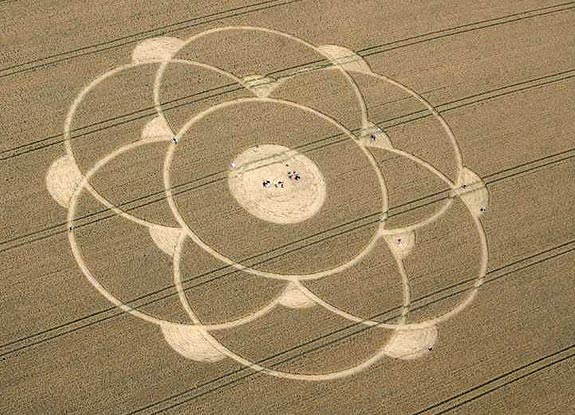 crop circle at Winterbourne Bassett | July 31 2009