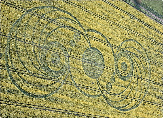 crop circle at Stonehenge | May 09 2010