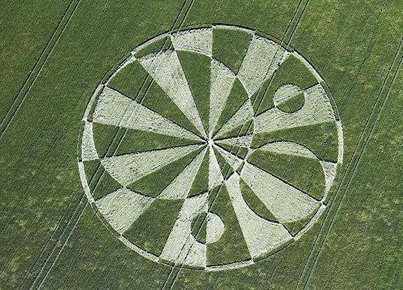 crop circle at Liddington Castle | June 02 2010