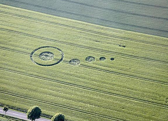 crop circle at Meensen | June 12 2010