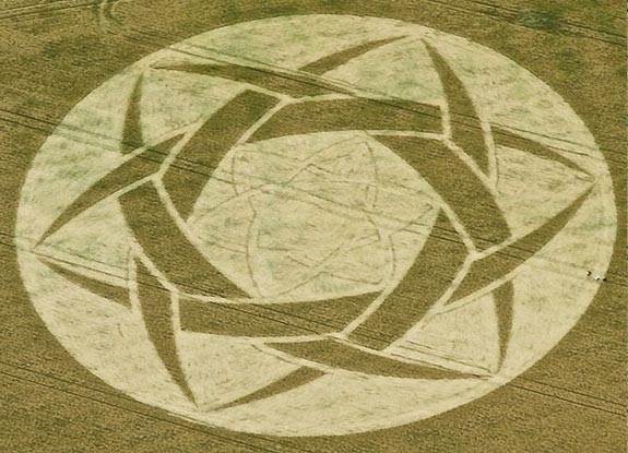 crop circle at Guys Cliffe | July 10 2010