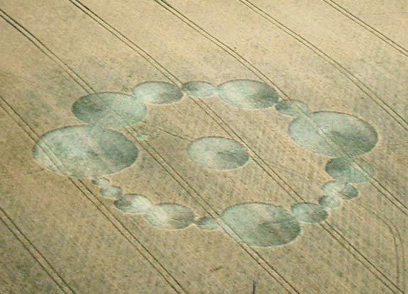 crop circle at Wentworth Castle | July 17 2010