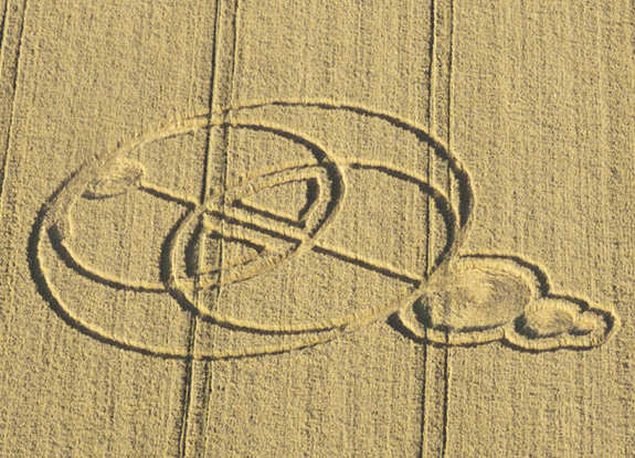 crop circle at Wayland's Smithy | August 04 2011