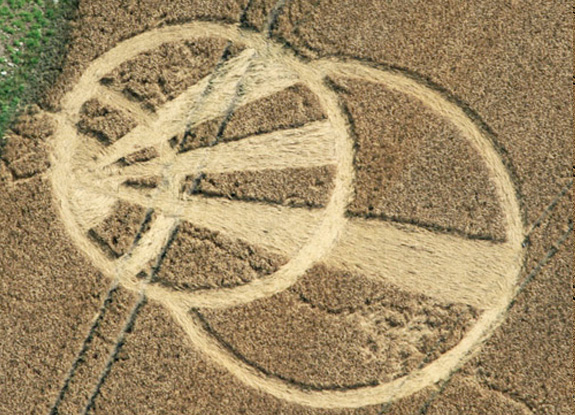 crop circle at Giant's Grave | August 10 2011