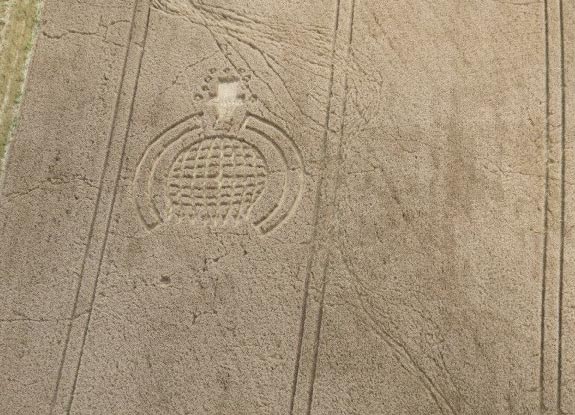 crop circle at Lurkeley Hill | August 19 2012