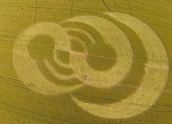 crop circle at Cava Manara | June 08 2013