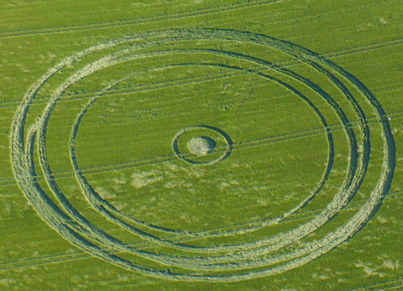 crop circle at Stanton St Bernard | June 21 2013