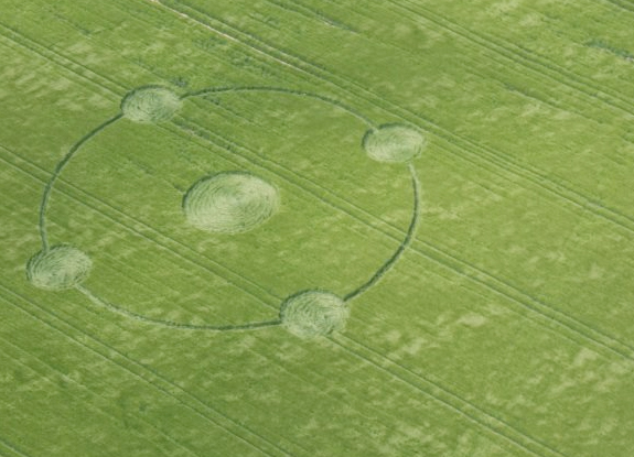 crop circle at Yatesbury | June 21 2013