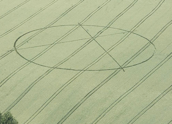 crop circle at Ustek | June 28 2013