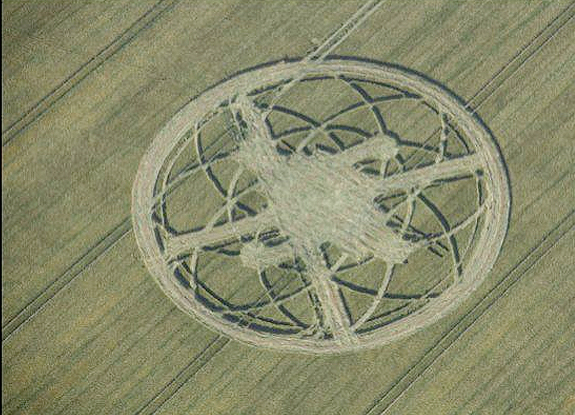 crop circle at Alton Barnes | July 07 2013