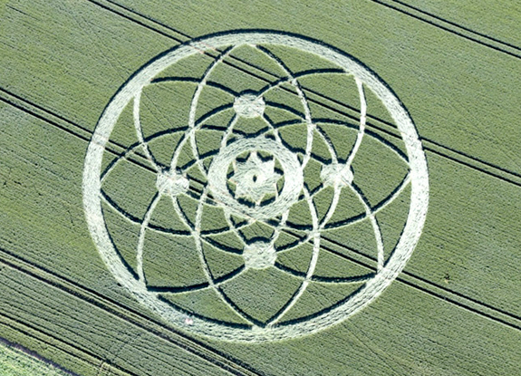 crop circle at Hackpen Hill | July 15 2013