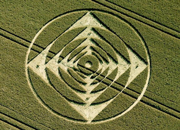 crop circle at Stonehenge | August 01 2013