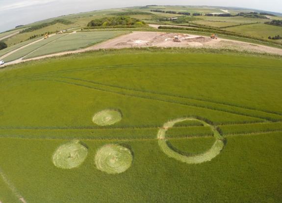 crop circle at Hackpen Hill | June 26 2014