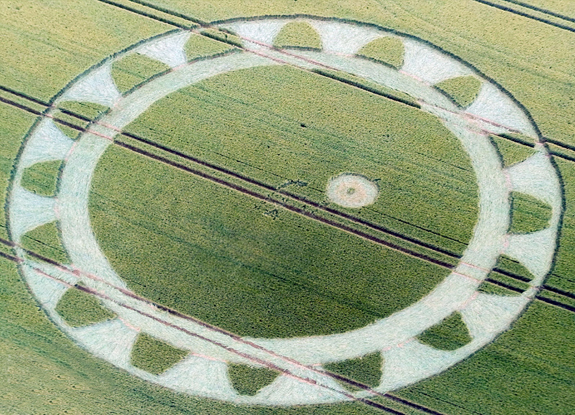 crop circle at Hackpen Hill | July 08 2014