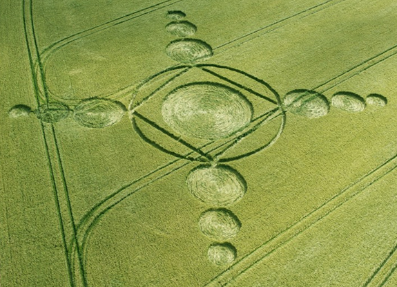 crop circle at Avebury | June 19 2015