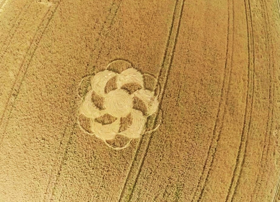 crop circle at Großziethen | August 01 2015