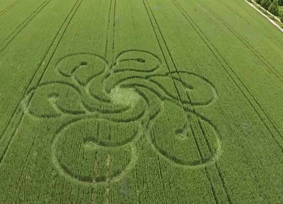 crop circle at Großziethen | June 12 2016