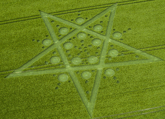 crop circle at Broad Hinton | May 28 2017